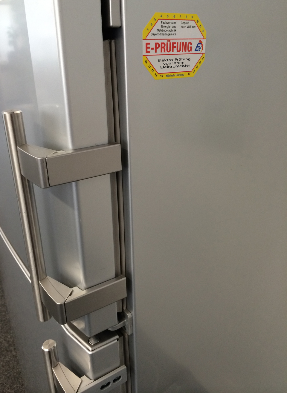 Bild E Pruefung m bei Elektro Schulze GmbH in Eckental